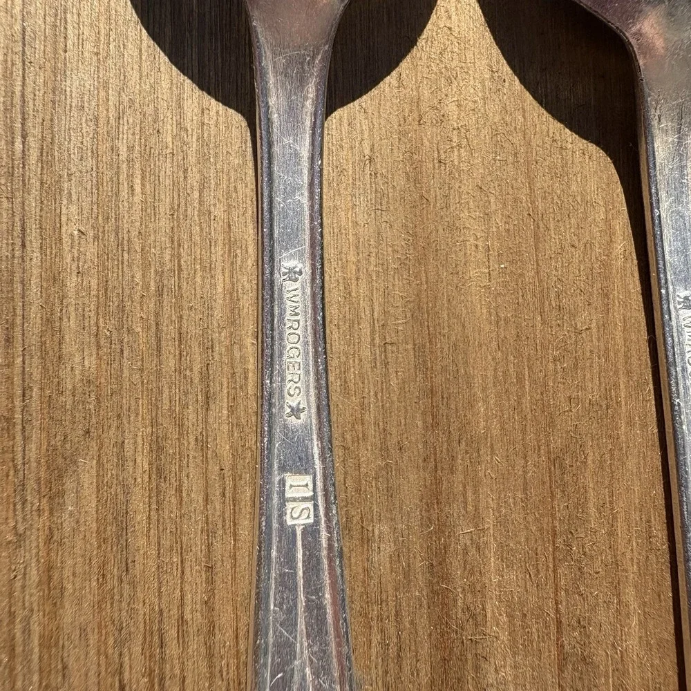 Memory-Hiawatha by WM Rogers/INTERNATIONALSILVER 6‎ Knifes, Salad Forks, Spoons